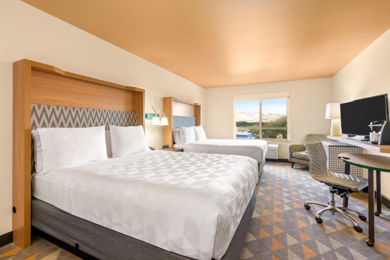 Holiday Inn Yakima By Ihg Ngoại thất bức ảnh