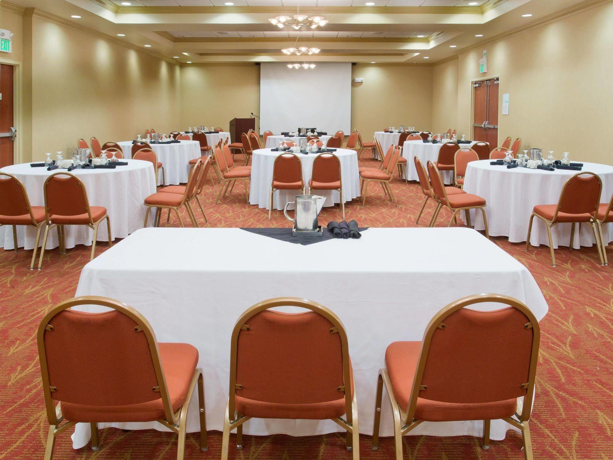Holiday Inn Yakima By Ihg Ngoại thất bức ảnh